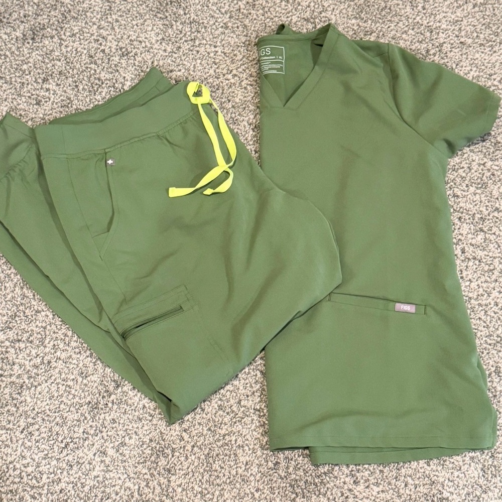 Figs Green Scrub Set with Yellow Accents